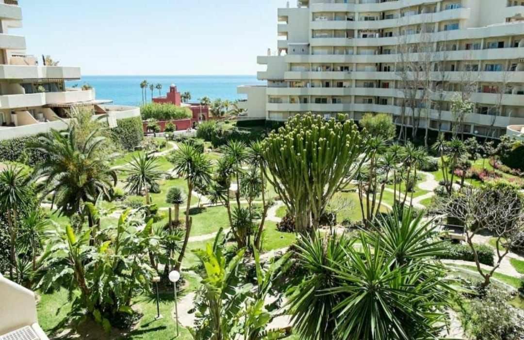 Stefys Beach Apartment Benalmádena Eksteriør billede